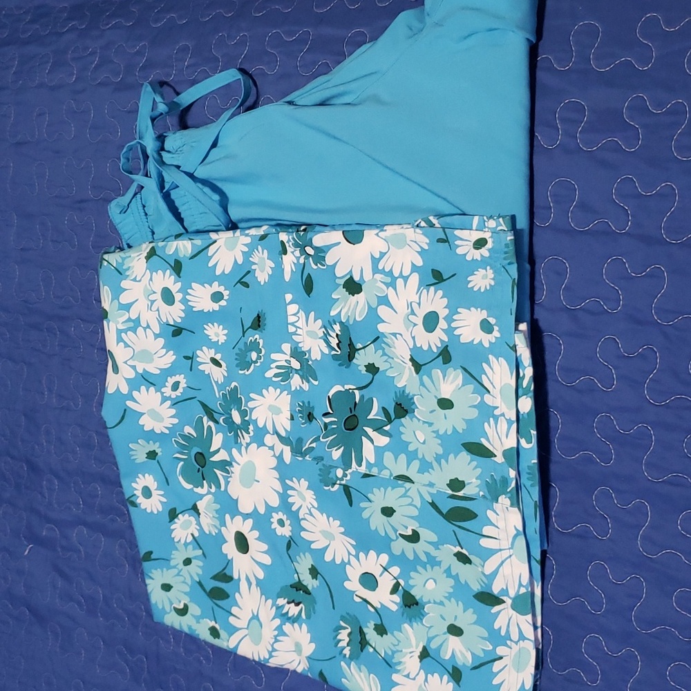 One Set Printed Scrub Top With Matching Pants. Sc… - image 4